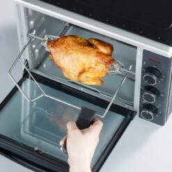 Severin Mini Backofen 1600 W, 230°C -Wenko Store 056 Haehnchen herausnehmen